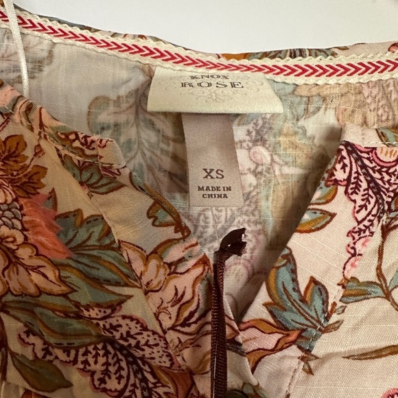 NWT Knox Rose floral top sz XS - Picture 2 of 5